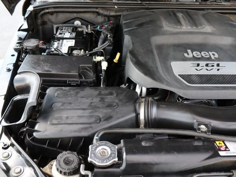 Used 2012 Jeep Wrangler Unlimited Sport image 36