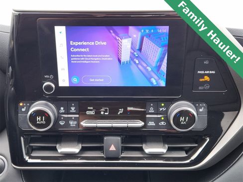 Used 2024 Toyota Highlander XLE image 18