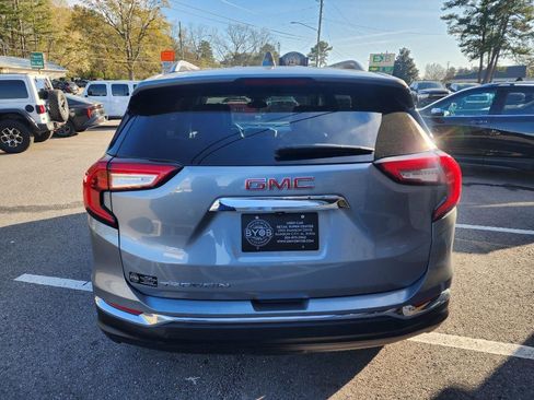 Used 2024 GMC Terrain SLT image 4