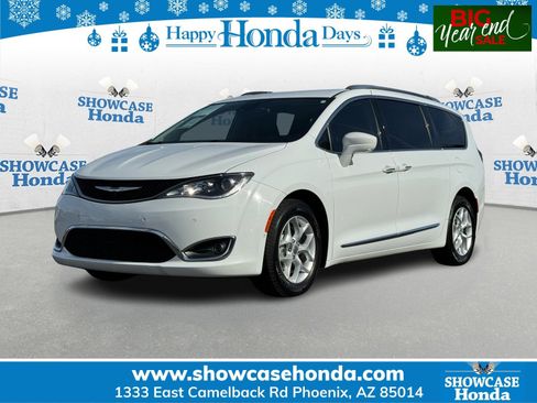 Used 2017 Chrysler Pacifica Touring-L Plus image 1
