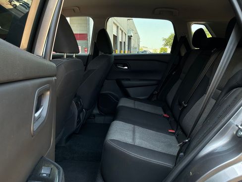 Used 2025 Nissan Rogue SV FWD image 12