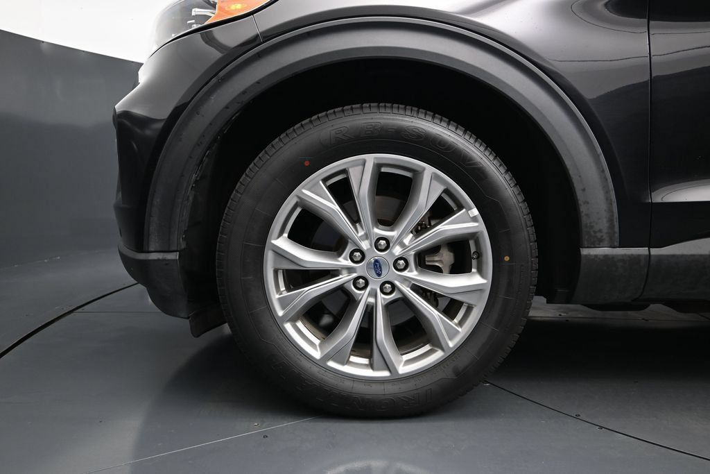 Used 2023 Ford Explorer Limited AWD/4WD image 12