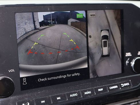 Used 2023 Nissan Pathfinder SL w/ Black Appearance Package FWD image 8