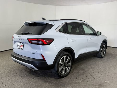 Used 2025 Ford Escape Platinum AWD/4WD image 9