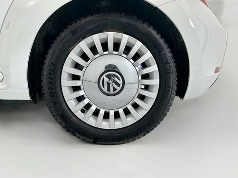 Used 2016 Volkswagen Beetle 1.8T SE w/ Lighting Package FWD image 27