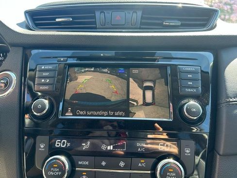 Used 2018 Nissan Rogue SL w/ Premium Package FWD image 17