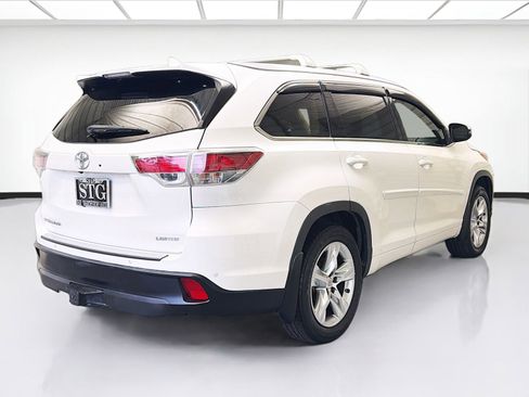 Used 2015 Toyota Highlander Limited Platinum AWD/4WD image 4