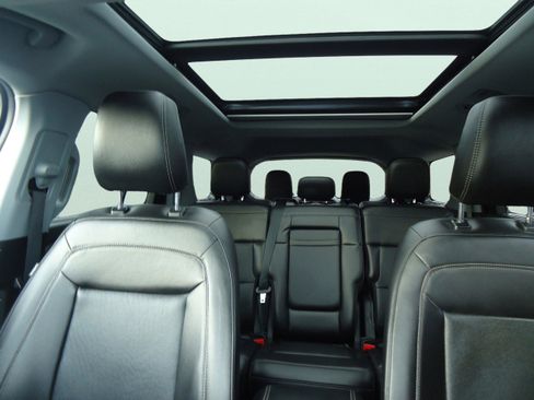 Used 2022 Ford Explorer Limited w/ Equipment Group 301A image 34