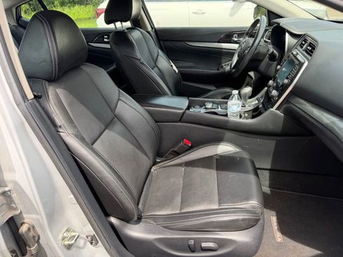 Used 2017 Nissan Maxima 3.5 SV FWD image 13