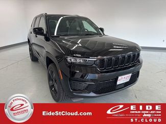 New 2025 Jeep Grand Cherokee Altitude w/ Trailer Tow Package video 1