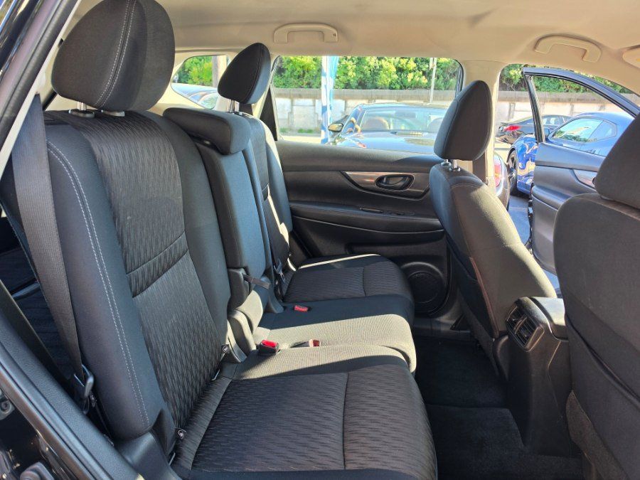 Used 2019 Nissan Rogue S AWD/4WD image 33