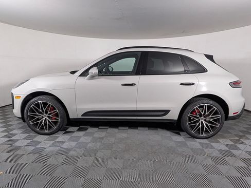 Certified 2023 Porsche Macan S AWD/4WD image 2