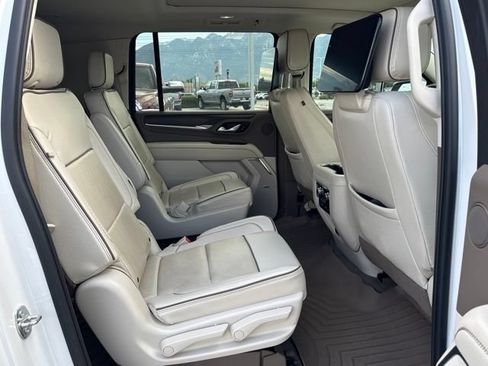 Used 2023 GMC Yukon XL Denali AWD/4WD image 17