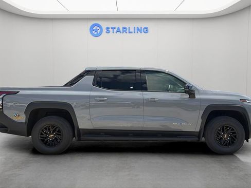 Used 2025 Chevrolet Silverado EV LT AWD/4WD image 11