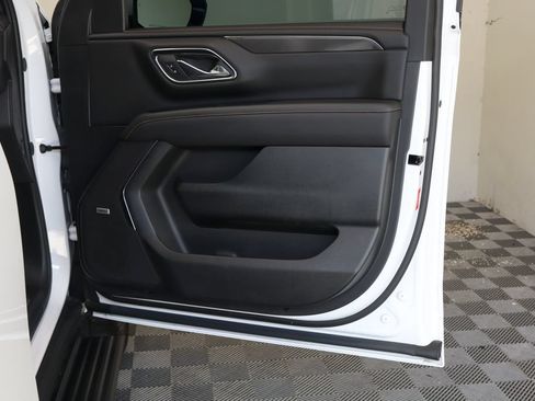 Used 2024 GMC Yukon AT4 w/ Technology Package AWD/4WD image 50