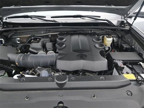 Used 2022 Toyota 4Runner Limited image 18