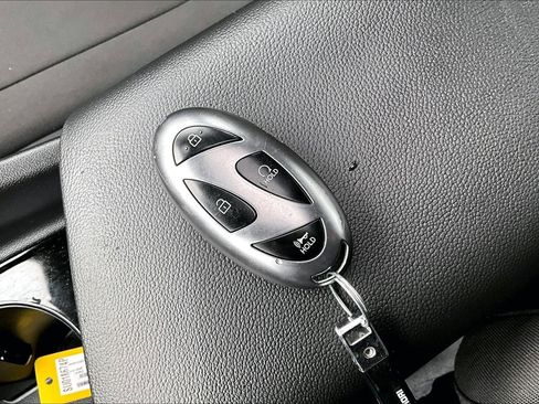 Used 2025 Hyundai Elantra SEL image 33