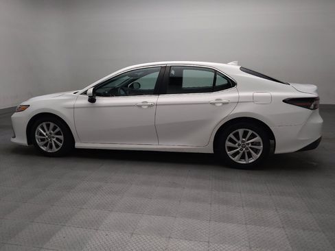 Used 2021 Toyota Camry LE w/ Carpet Mat Package (TMS) FWD image 3