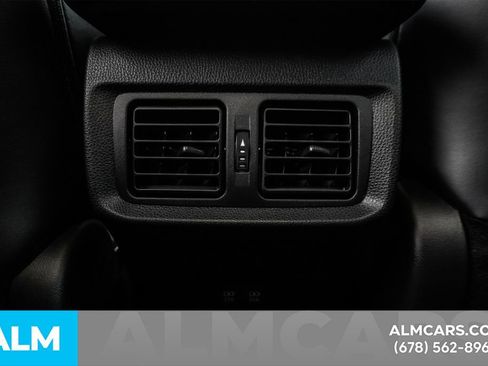 Used 2022 Toyota Venza XLE image 52