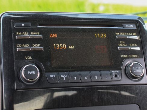 Used 2013 Nissan Titan SV w/ SV Value Truck Pkg image 25