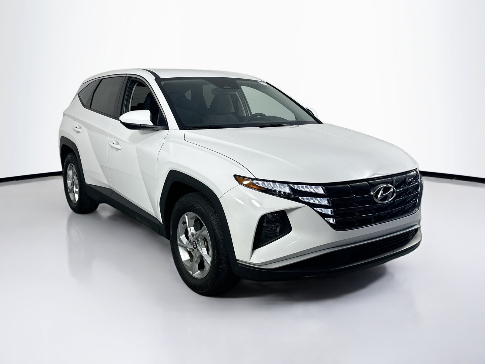 Used 2023 Hyundai Tucson SE FWD image 3
