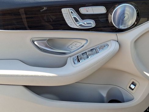 Certified 2018 Mercedes-Benz C 300 4MATIC Sedan image 12