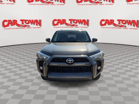 Used 2017 Toyota 4Runner SR5 image 3