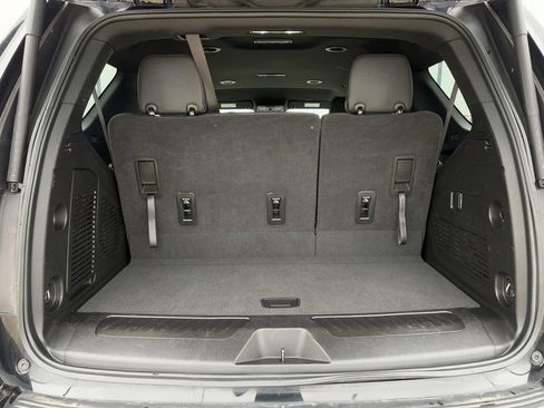 Used 2023 GMC Yukon SLT image 36