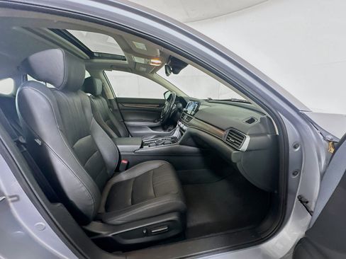 Used 2020 Honda Accord Touring image 30