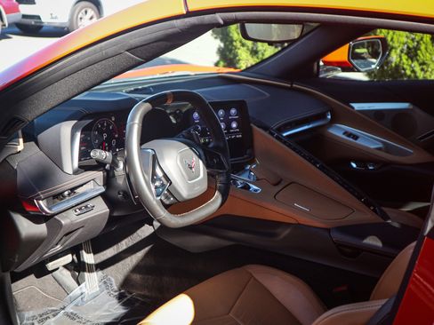 Used 2021 Chevrolet Corvette Stingray Preferred Cpe w/ 2LT image 28