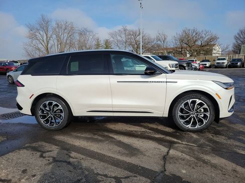 New 2026 Lincoln Nautilus Reserve image 3