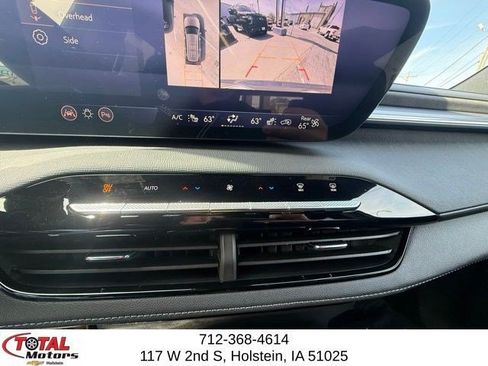Used 2025 Buick Enclave Preferred AWD/4WD image 28