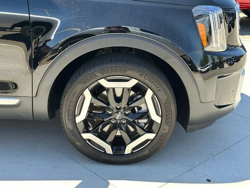 Used 2025 Kia Telluride S FWD image 14