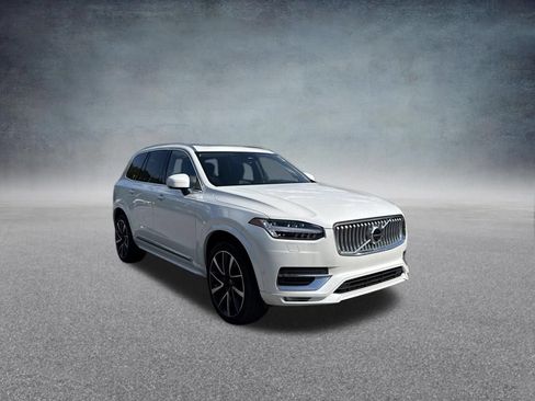 Used 2023 Volvo XC90 B5 Plus w/ Protection Package AWD/4WD image 7