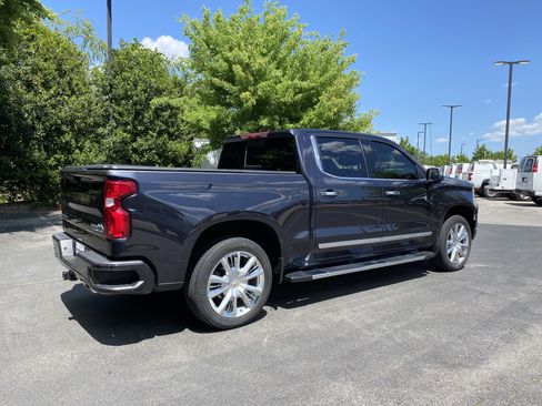 Used 2023 Chevrolet Silverado 1500 High Country w/ High Country Premium Package image 9