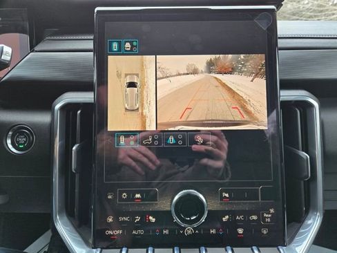 Used 2025 GMC Acadia Elevation image 26