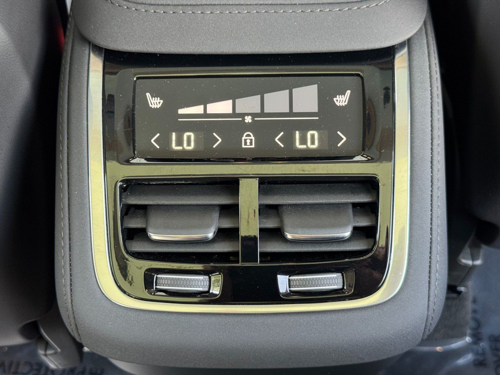 Used 2026 Volvo XC90 B6 Plus AWD/4WD image 36