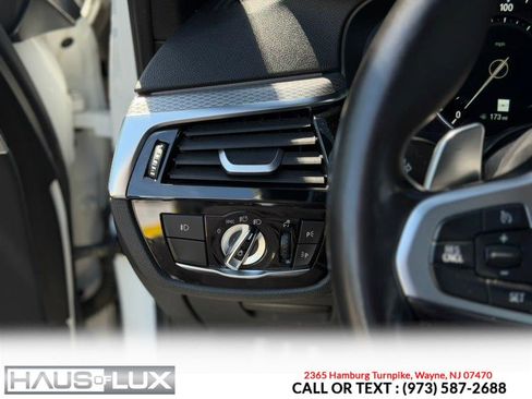 Used 2020 BMW M550i xDrive AWD/4WD image 29