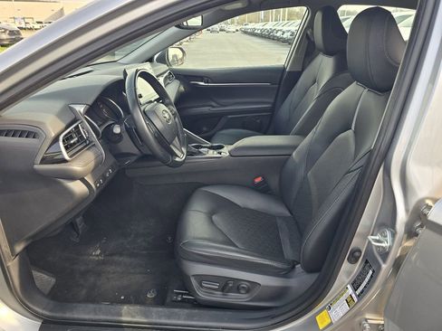 Used 2023 Toyota Camry XSE image 11