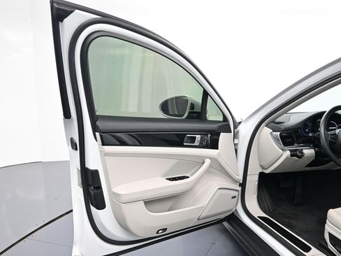 Used 2023 Porsche Panamera Platinum Edition image 16