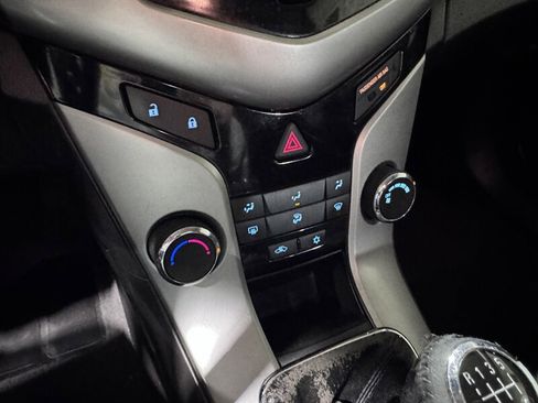 Used 2012 Chevrolet Cruze Eco image 22