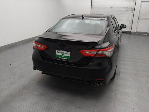 Used 2019 Toyota Camry SE FWD image 7