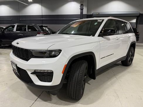 New 2025 Jeep Grand Cherokee Limited image 3