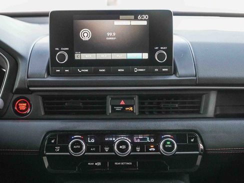 Used 2025 Honda Pilot Sport image 12