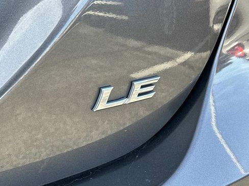 Used 2022 Toyota Camry LE image 9