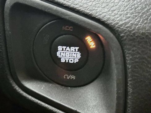 Used 2024 Jeep Gladiator Sport AWD/4WD image 25