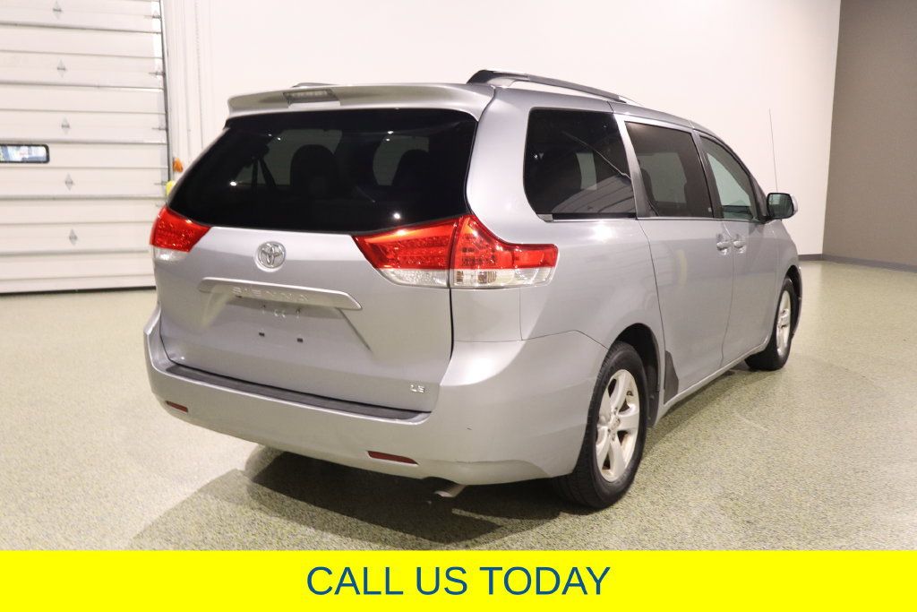 Used 2014 Toyota Sienna LE FWD image 10