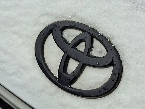 Used 2025 Toyota Camry SE w/ Multimedia Upgrade Package image 3