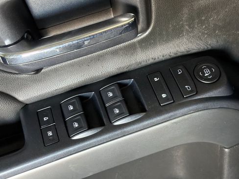 Used 2018 Chevrolet Silverado 1500 LT w/ LT Convenience Package RWD image 13