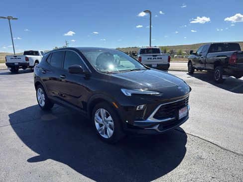 Used 2025 Buick Encore GX Preferred FWD image 3